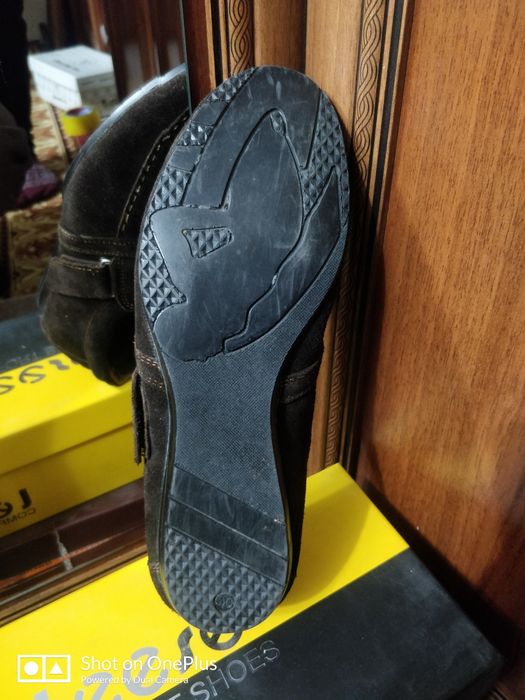 Продаю замшевые мокасины хорошее качество коричневый цвет на весну.!