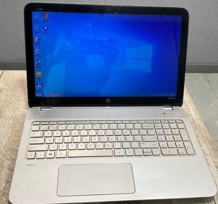 HP Envy m6 Notebook, AMD FX-7500 Radeon R7
