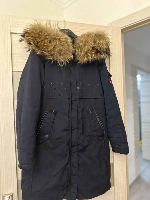 Продам парку, синего цвета,размер 42-48