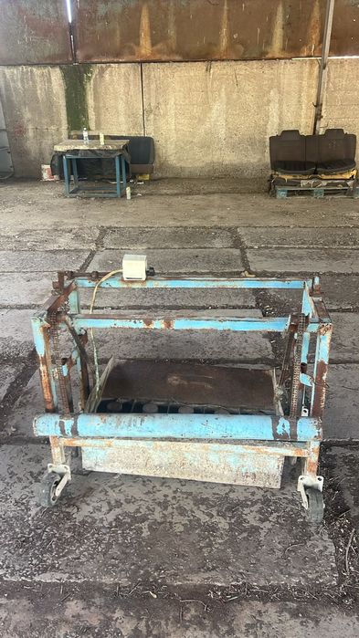 Бетономешалка и станок сплитерного блока