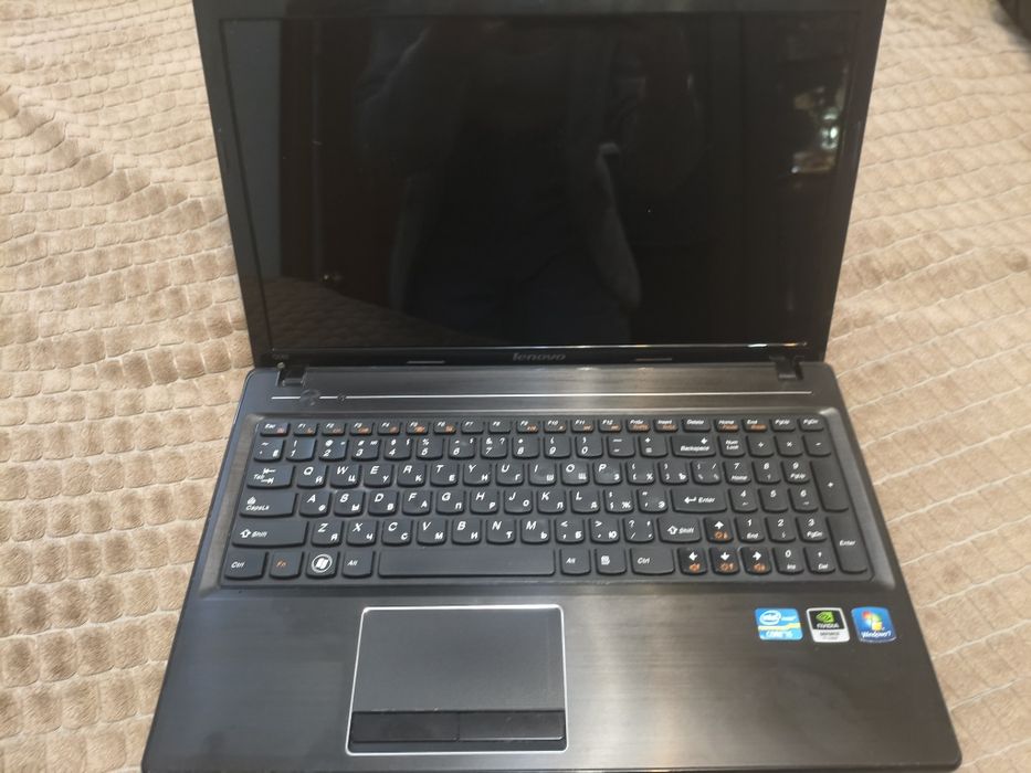 Ноутбук LENOVO чёрный