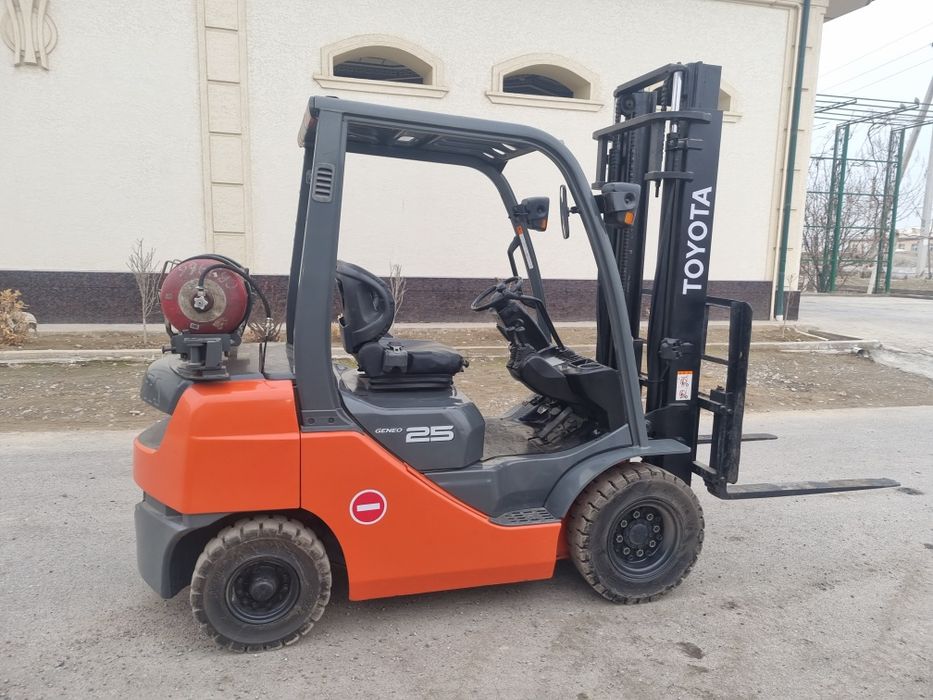 Автопогрузчик (кара,auto kara, kara)TOYOTA 8FG-25