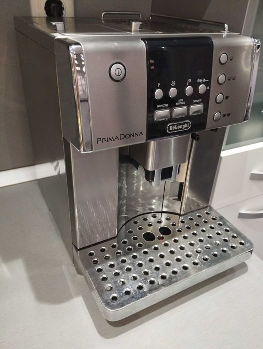 Кафе машина Delonghi Prima Donna