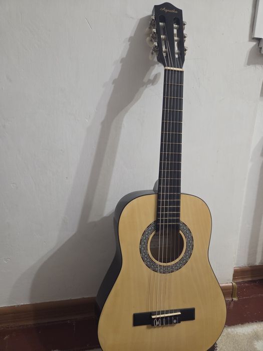 Детская гитара любительская