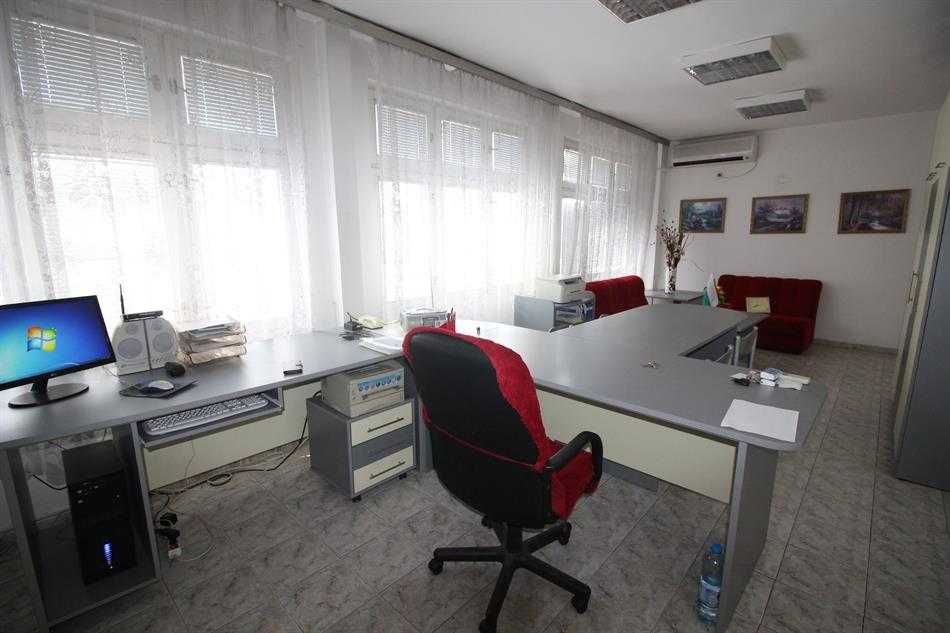 Офис в сграда - 6142