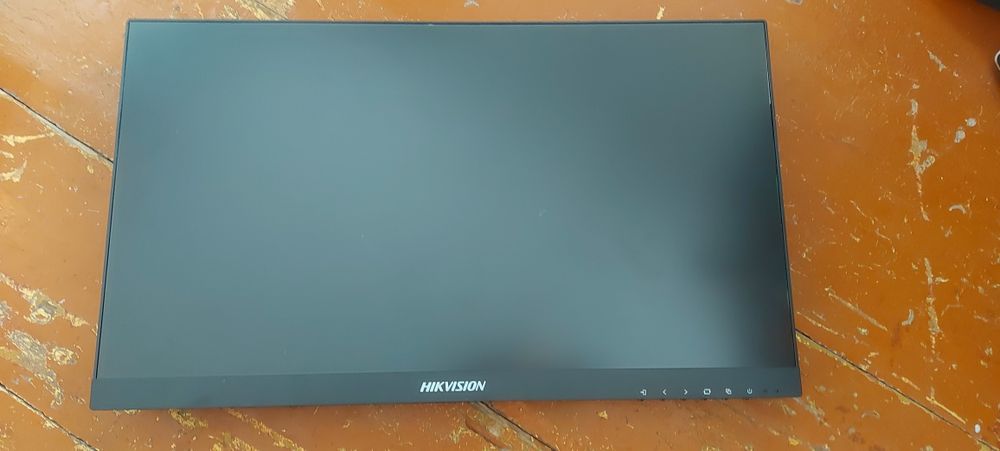 продам экран новый