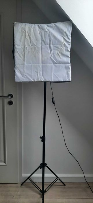 Lampă  cu trepied  pentru fotografii