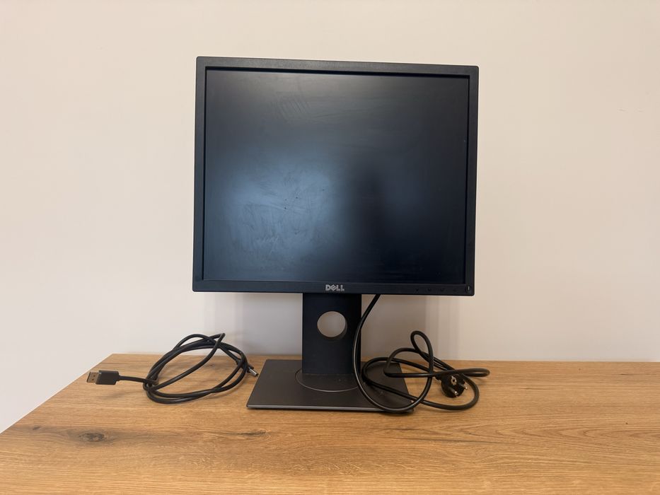 Професионален монитор Dell - работа/бизнес/home office -л