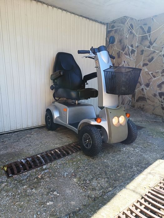 Scaun carucior scuter electric batrani carut tricicleta dizabilitati