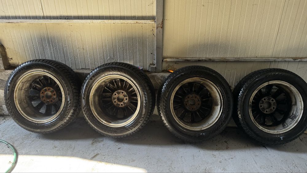 Jante  anvelope  5x114,3  215 55 16 nokian