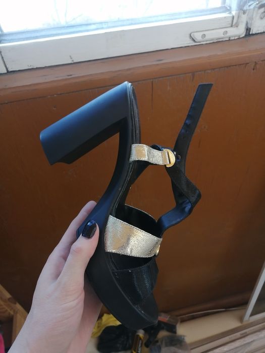 Босоножки 40 размер.