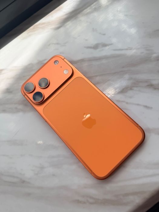 Продам Iphone 17 pro max 1 tb
