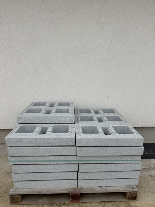 Vand 38 bucati boltari modulo