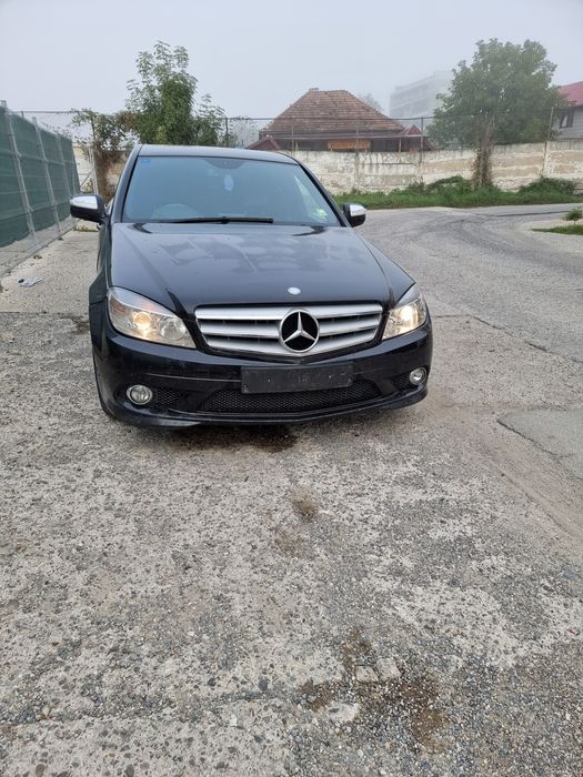 Dezmembrez Mercedes c class w204 2.2cdi