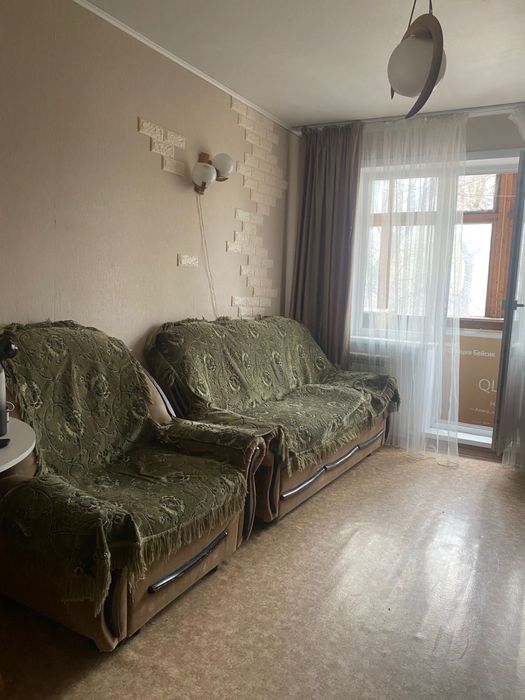 Отдам бесплатно диван и кресло