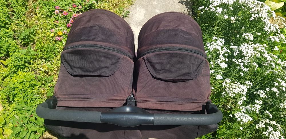 Количка за близнаци