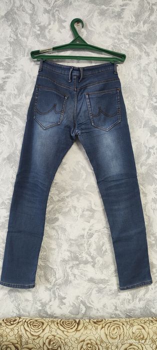 Продам джинсы утепленые на подростка