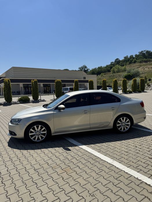 Vand Jetta VI Sedan