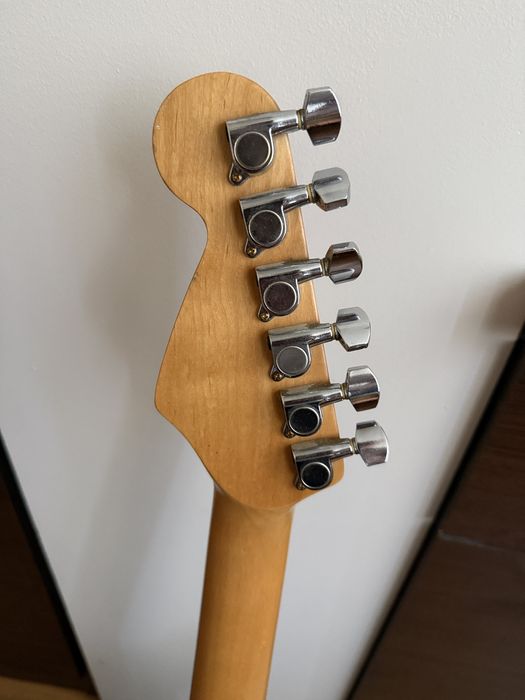 Fender Squier Strat  SE китара