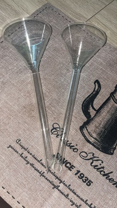 Стъклена фуния стерилизирана