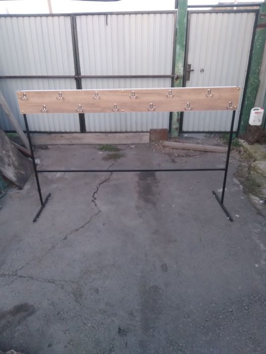 Вешалки,мангалы,лавочки и т.д.