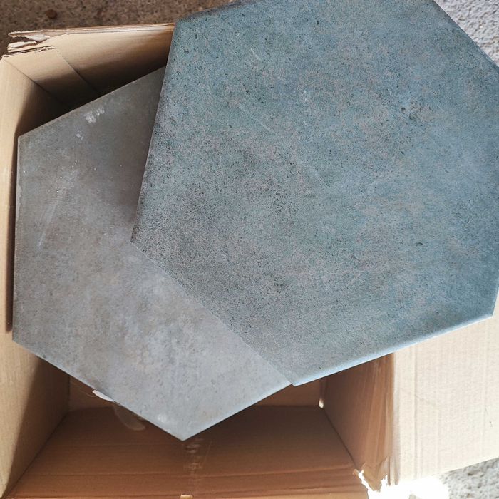 Faianță hexagonala 23 x 27