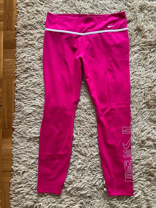 Клин за йога, Nike