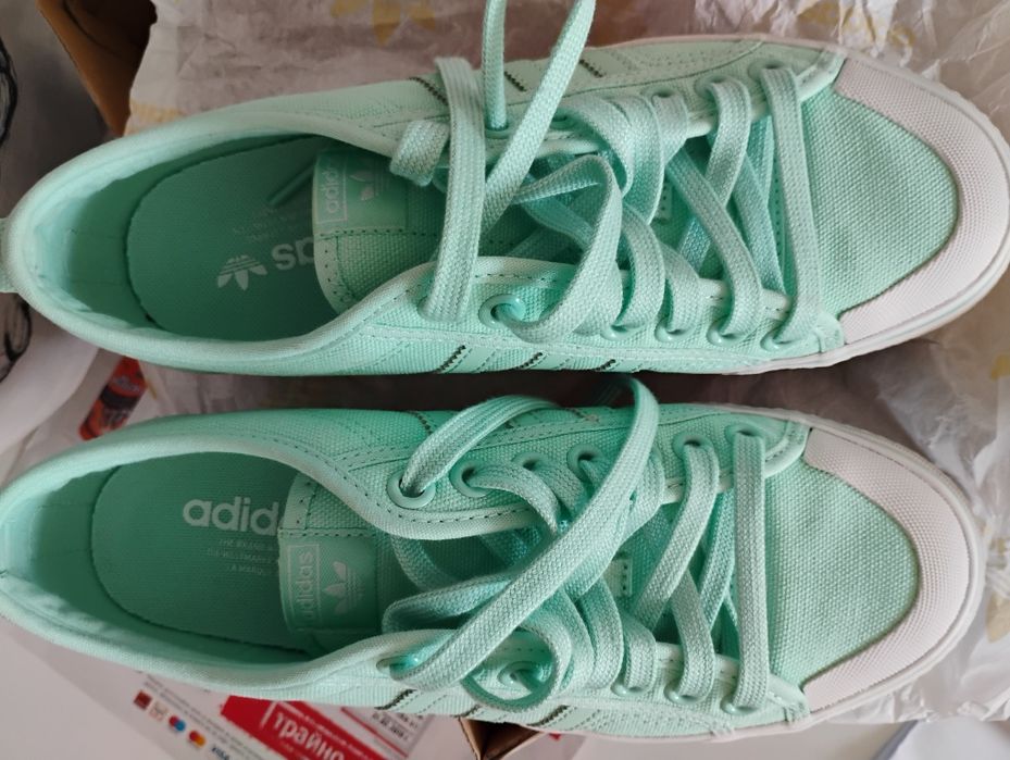 Маратонки и чехли