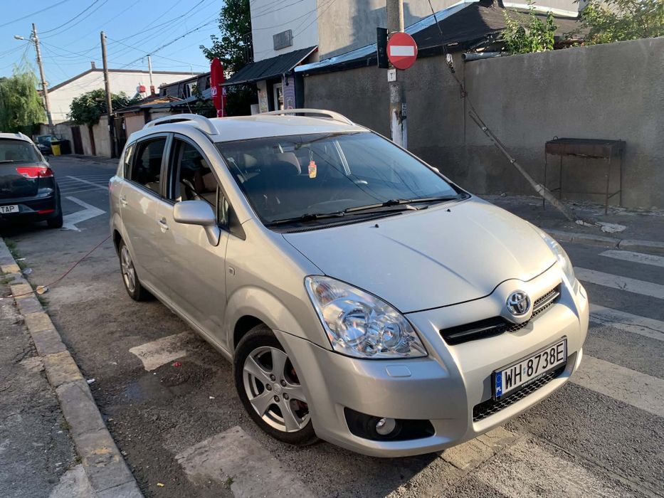 Vând Toyota verso d4d
