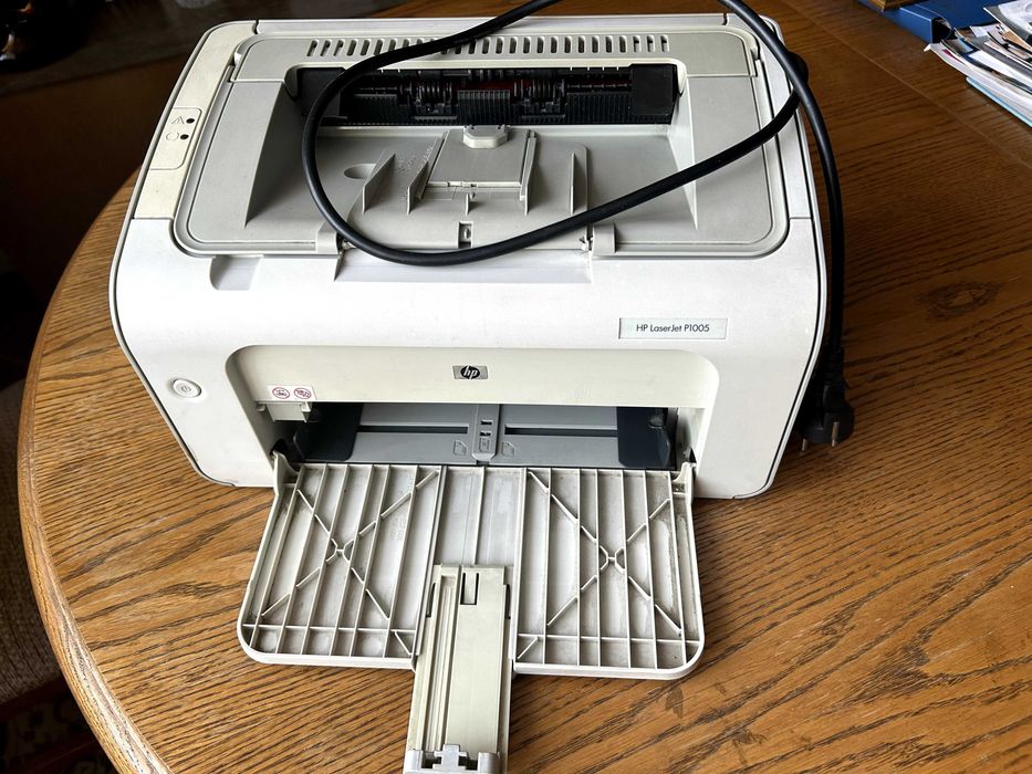 Продам принтер hp laserjet p1005