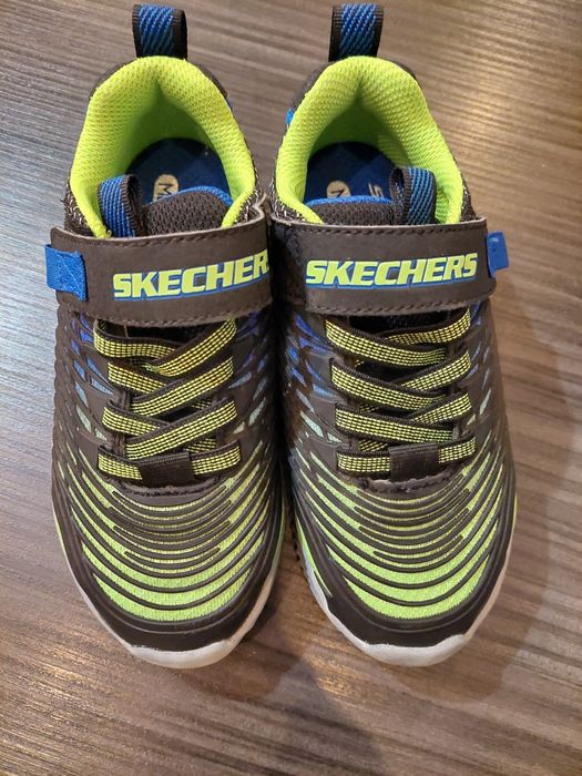Adidasi skechers cu spuma de memorie