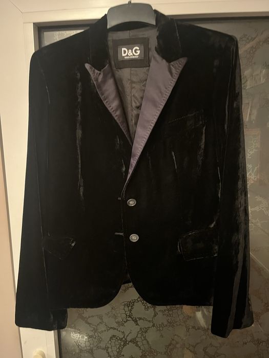 Сака на Dolce & Gabanna,Boss,Versace и Max Mara