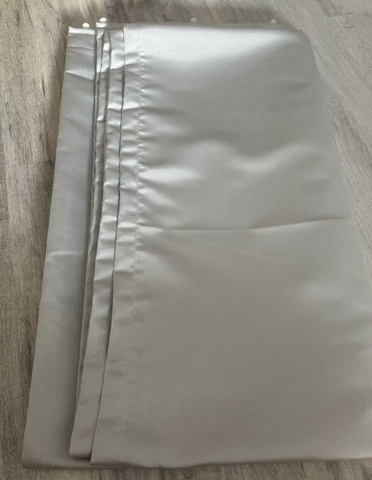 Чисто нови плътни завеси