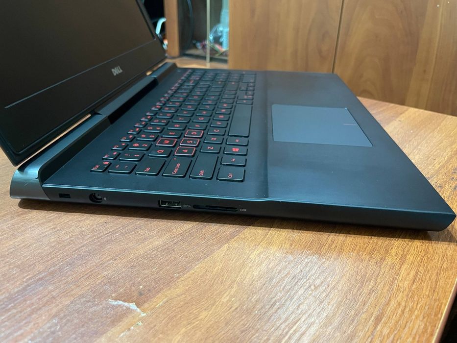 Dell Inspiron 15 7000 Gaming i7 7700HQ/GTX1050TI/16gb/128gb/1000gb