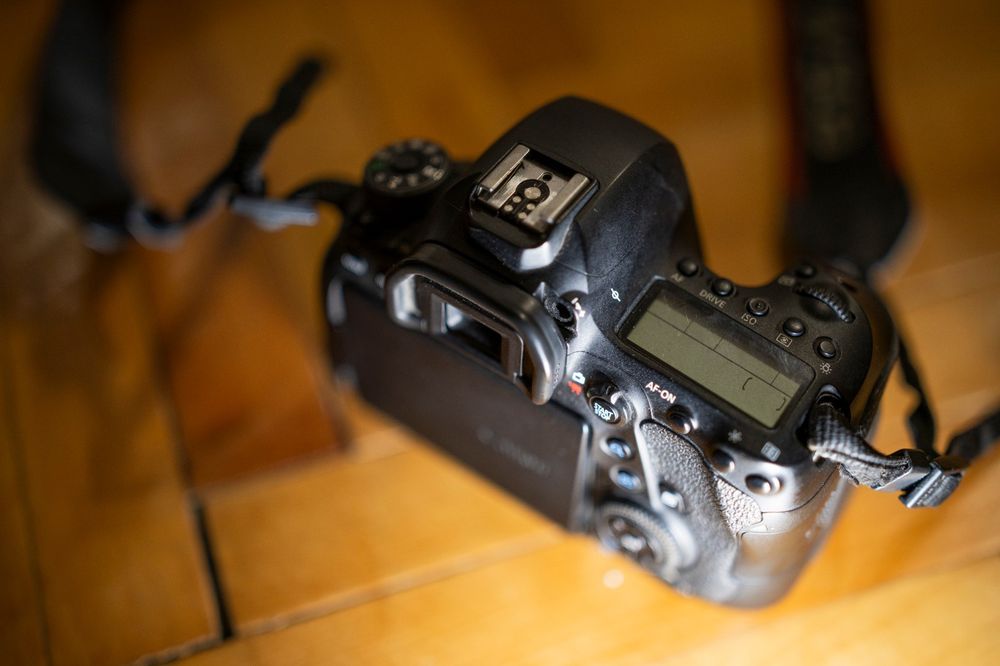 Aparat foto Canon 6D MK2