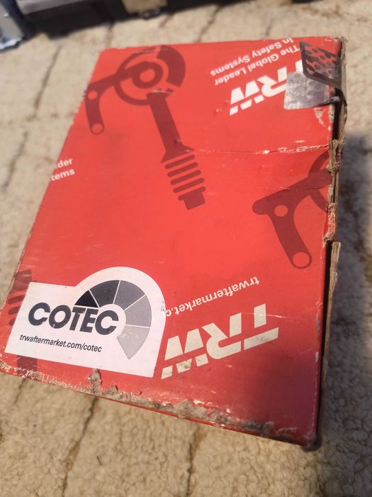 TRW комплект накладки за предна ос на bmw e39 е46