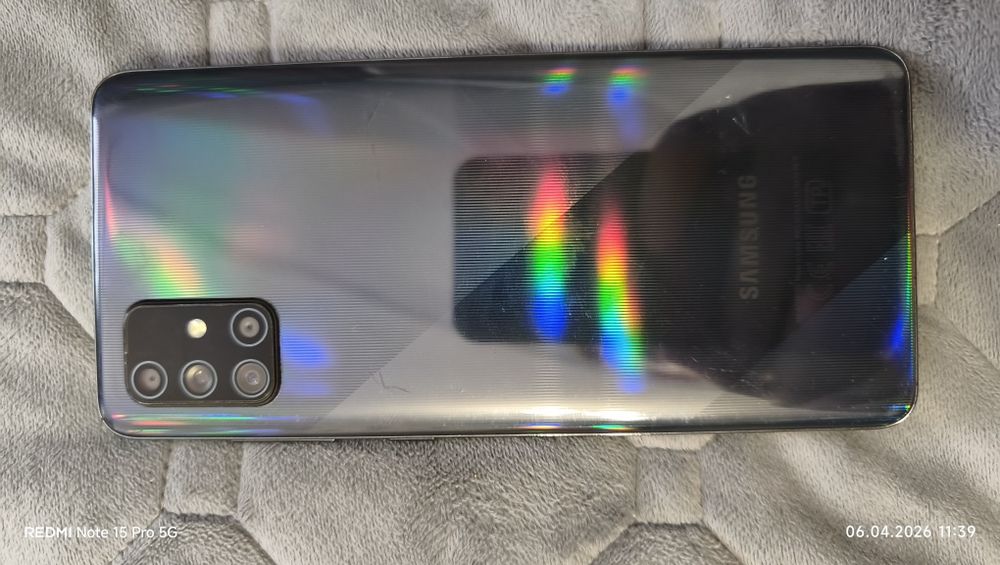 Телефон Самсунг А71