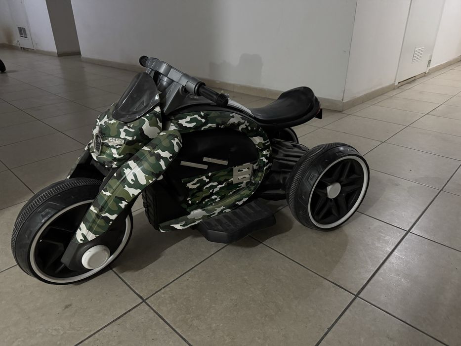 Продам электро мотоцикл 8000