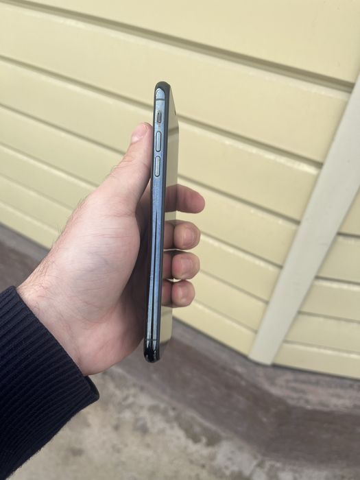 Продам телефон Айфон 11 Pro Max