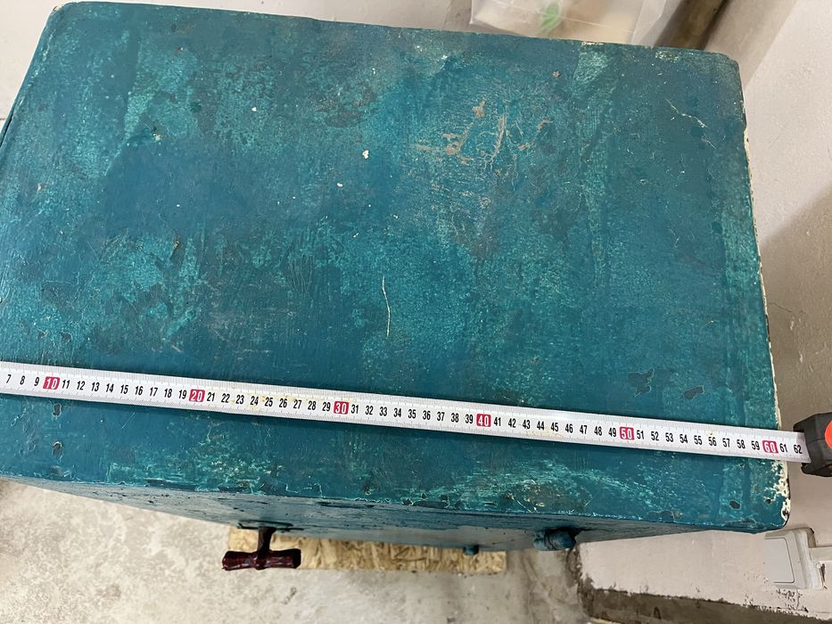 Продам сейф металлический