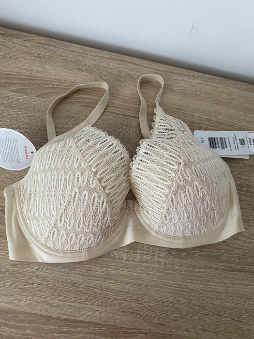 Sutiene Triumph- noi cu eticheta