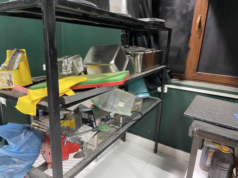 ishlab turgan fast food uskuna va jihozlari idishlari sotiladi