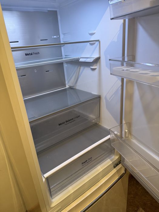 Продается холодильник новый