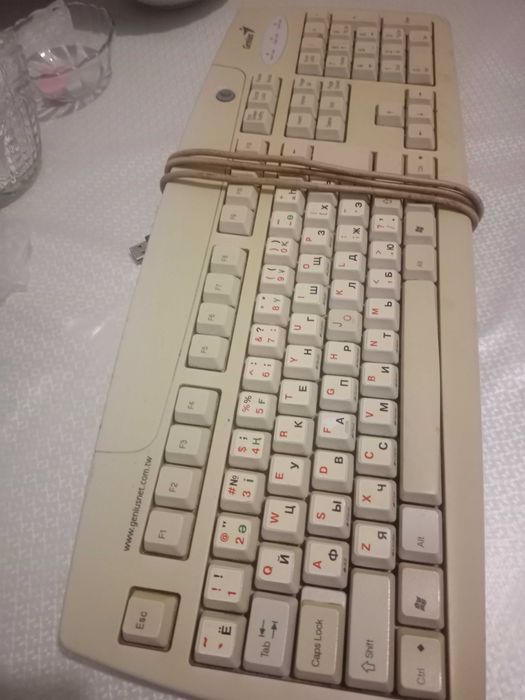 Продам клавиатуру