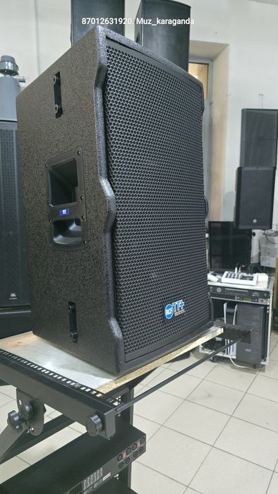 RCF E-MAX TT55 профессиональная колонка