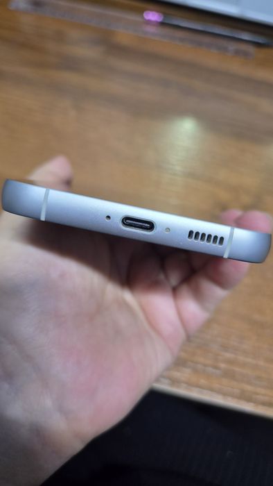 Продам Samsung Galaxy 23FE