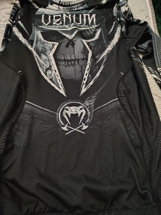 Venum спортна блуза