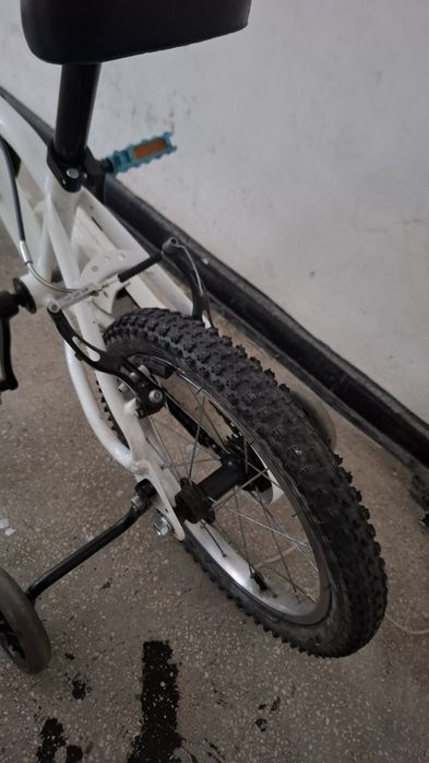 Vand bicicleta copii BtWin 16 inch ,bonus trotineta galbena