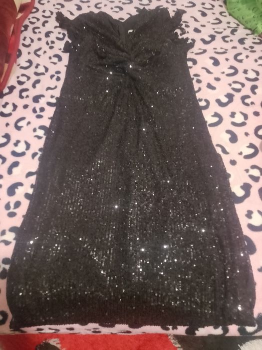 Vand rochiță  purtată o singură dată