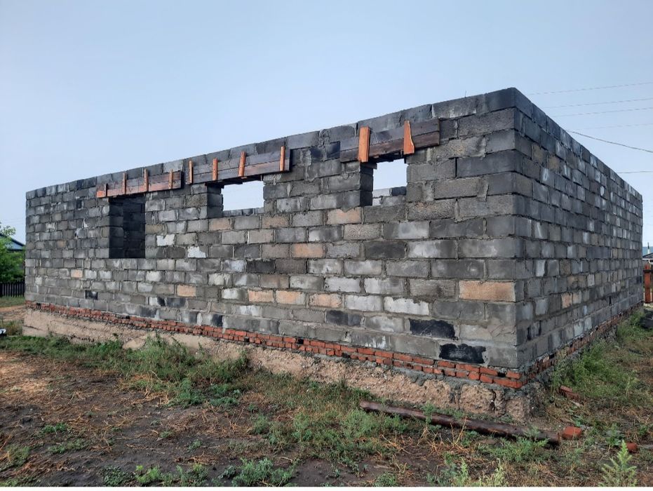 Продам не достроенный дом